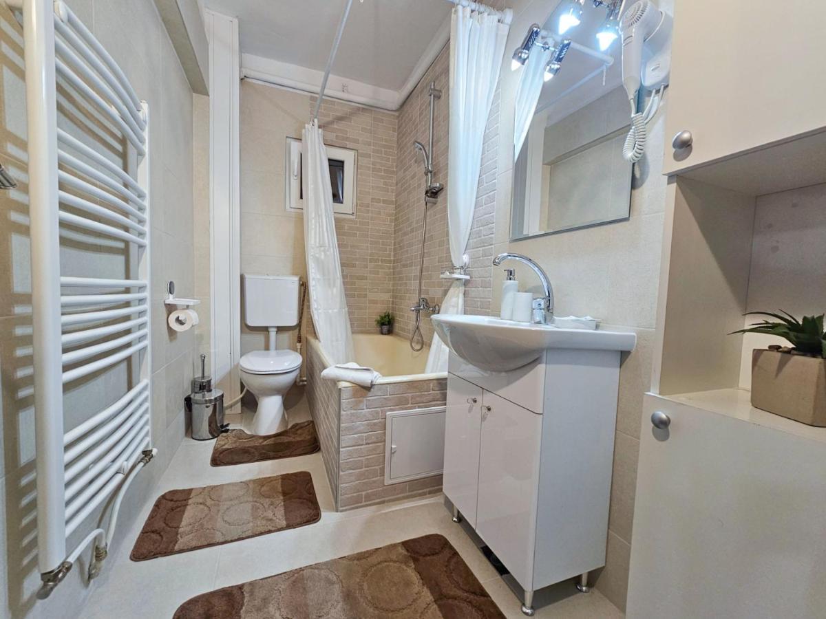 Central Park Apartment Turda Exterior foto